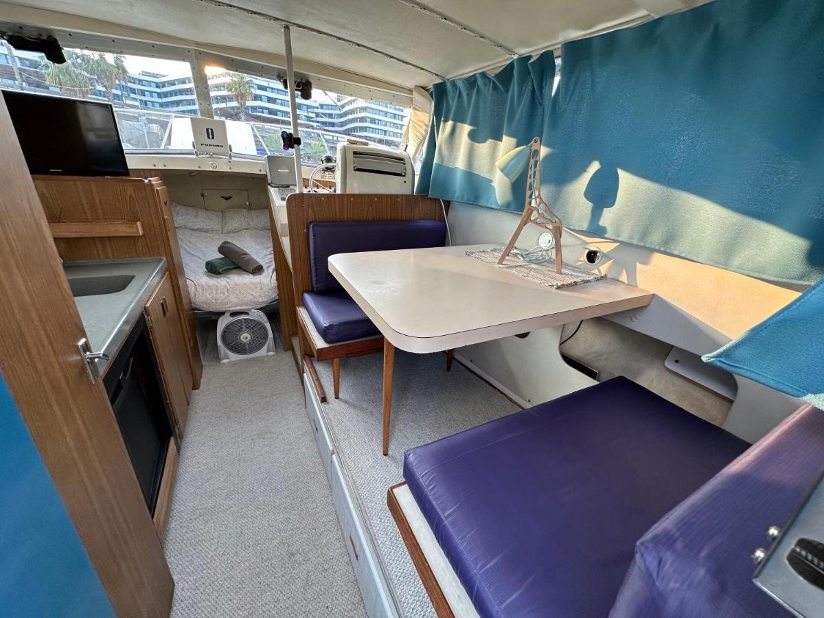 !!Boat With Ac In Port Forum 2 Bikes Included!! Hotel Сант Адриа де Бесос Екстериор снимка
